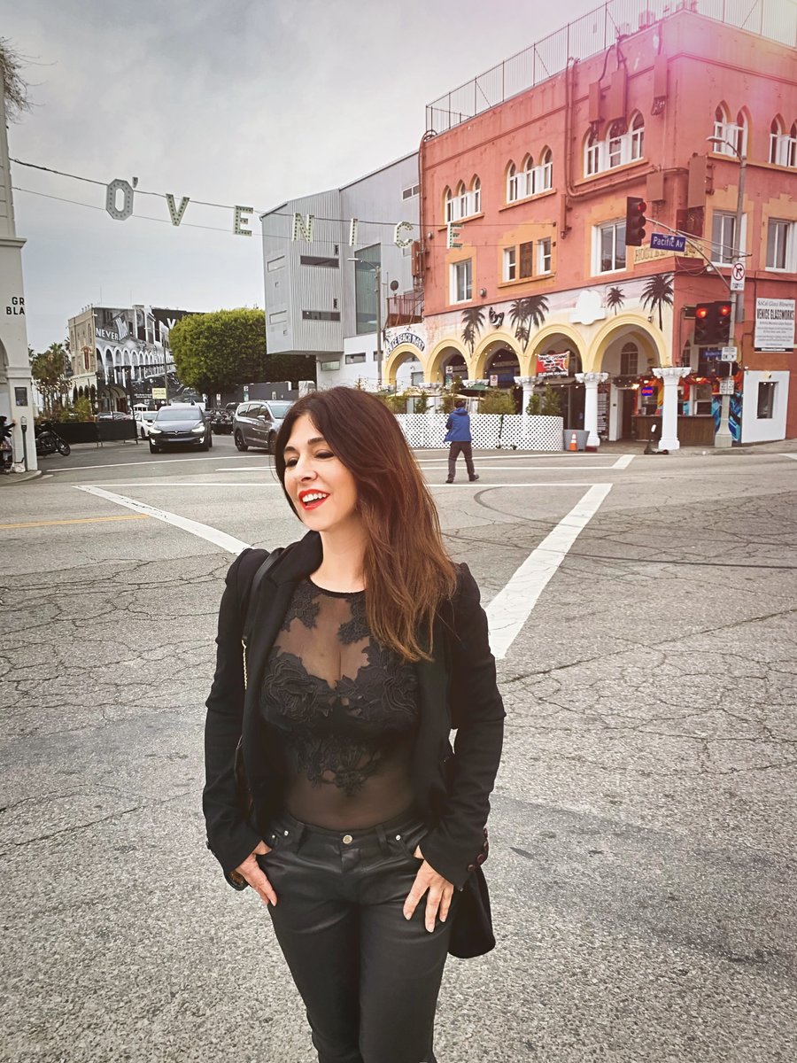 Venice❣️

#venice
#LA
#actresses 
#maddalenaischiale
#attrice
#sun
#actress
#smile
#heppy