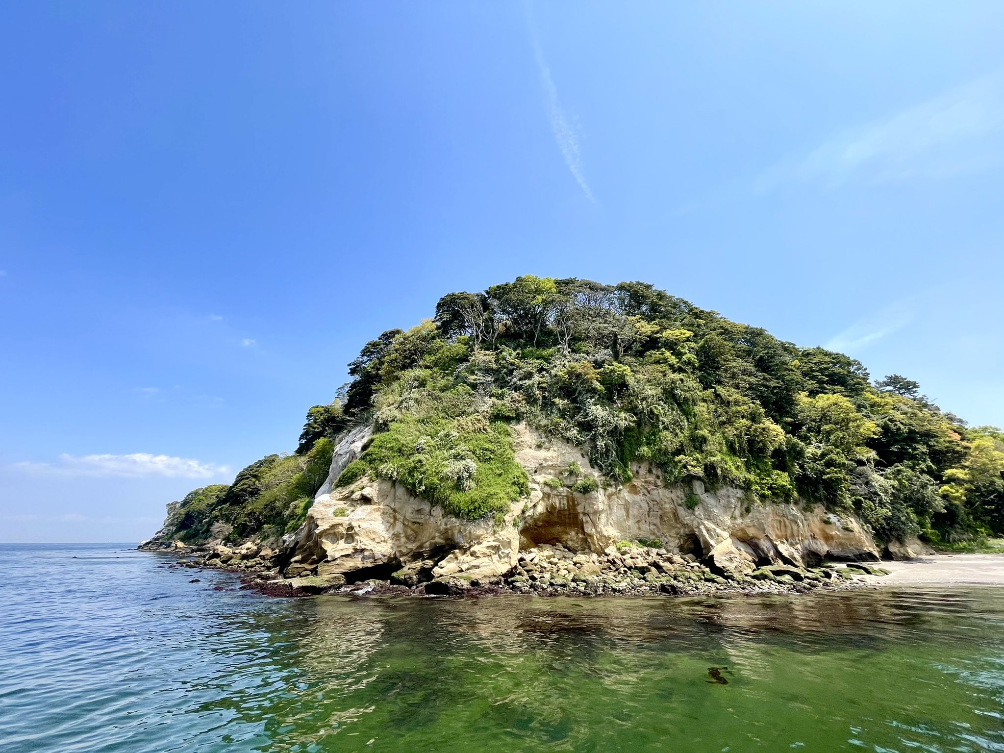 お散歩マスター Qtarowatanabe ラピュタ 的なとこはいくつかありますね 友ヶ島のほうが島が大きく 画像で見る感じはよりラピュタ 行ってみたいですね Twitter