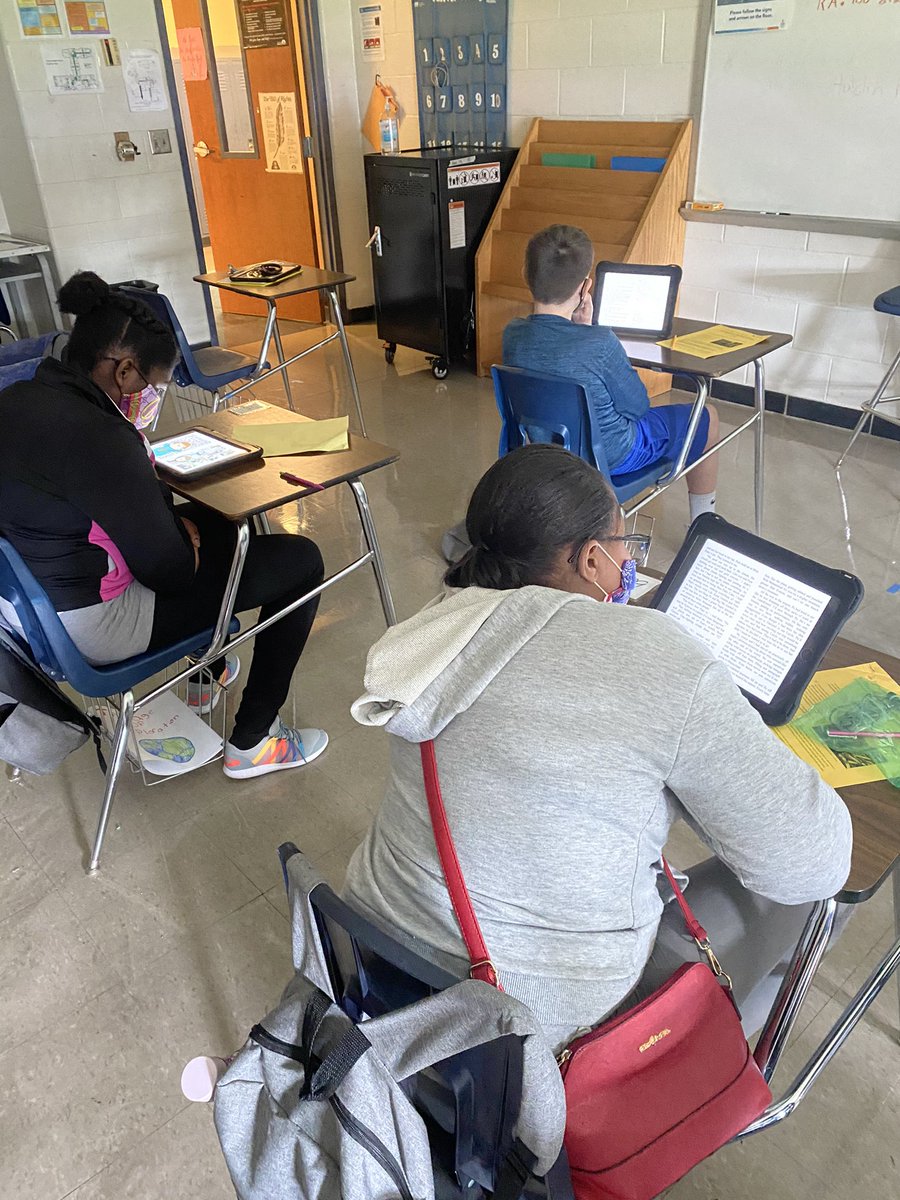MrsDeKeuster's tweet photo. Huge variety of strategies being used w/ our @dpvils iPads today. Character analysis w/ @Sorareadingapp, Virtual Mystery Mixture Sci experiments & “Consider This” warmups with #jamboard:What would you do with $3million? #FMSInnovates #ItsGoodToBeBack #JCPSReturns @FMSPrincipal20 https://t.co/ApomPg3ahQ