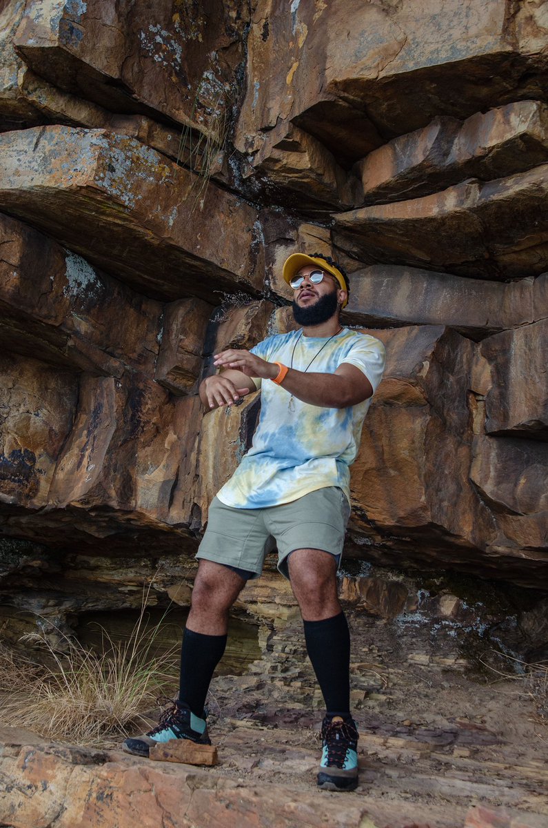 The most unlikely hiker: Black, Queer and Hater of Insects!

👞: @merrelloutside X @UnlikelyHikers