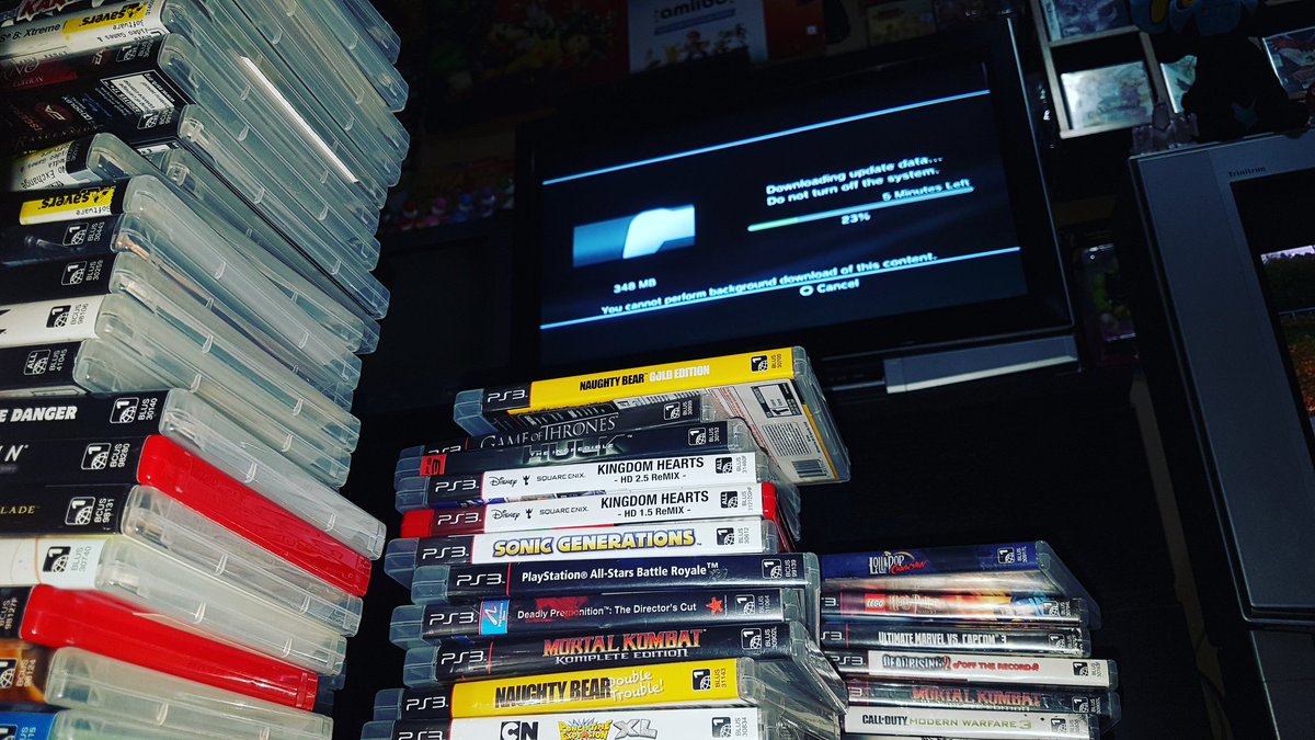 ConsoleCollect1's tweet photo. Prepping for the PS3 apocalypse. 
Updating all my games before the big shut down. https://t.co/JTZGtiWhRP