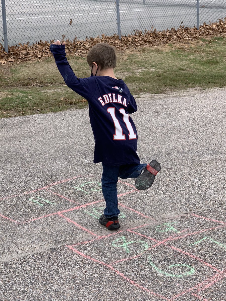 greenie5150's tweet photo. So much fun today with @jbonneau717 and her Kinders. Went outside for some math and movement!! #hopscotchmath #mathandmovement #mathisfun https://t.co/LfVttmx5R3