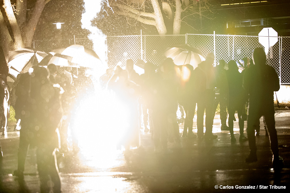 CarlosGphoto's tweet image. Photos from Tuesday night at the Brooklyn Center police department.