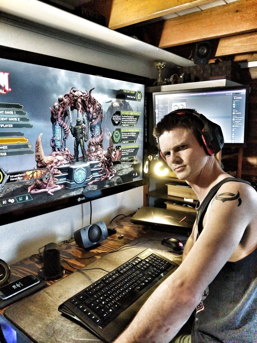 TinyNestProject's tweet image. twitch.tv/tinynestgaming
Slaying some demons in a tiny house. Come say hi 💀