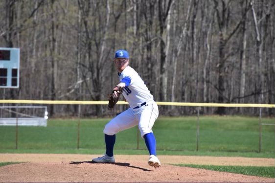 Gladiator @R_Cal18 throwing vs Bryant & Stratton today ⚾️ Proud of you man ✊🏼