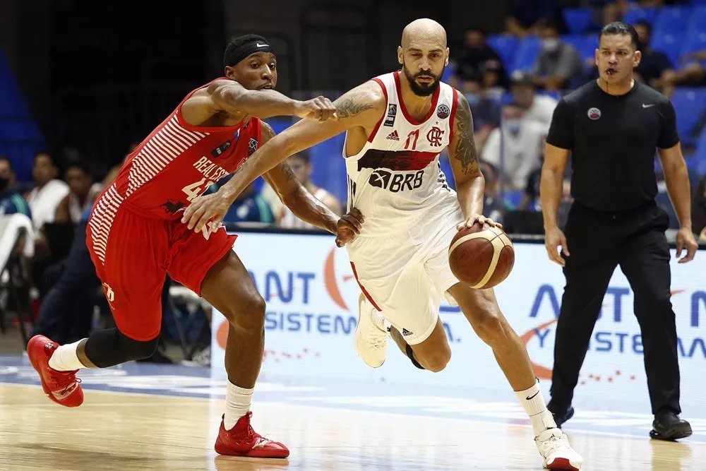 geglobo's tweet image. Flamengo supera o Real Estelí, cala ginásio e fatura a Champions League Américas ➡️ glo.bo/2OKFWVJ