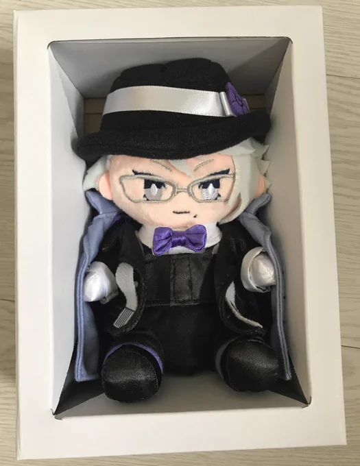 ギュウギュウに詰められてきて母性抱いてたらもしかして式典服グリちゃんとお洋服交換出来る⁉️と思ったら あ、お耳…… 