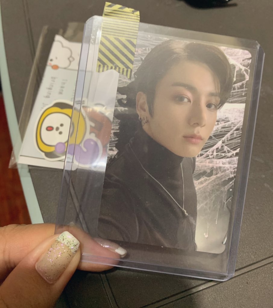 vantaegukkk's tweet photo. the #triciatrades of a lifetime that let me meet the taejin to my taekook and budol bestie @ksjcartph ๐ฅฐ ILY rapha!! hereโs to my jin magnet and your jk magnet working together hehe ๐ฅบ๐ #raphaproofs https://t.co/Jg0Ry8BRvj