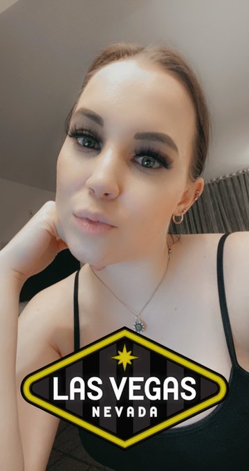 How&rsquo;s it going? 🌈🌻🖤 https://t.co/91PGO0mazD