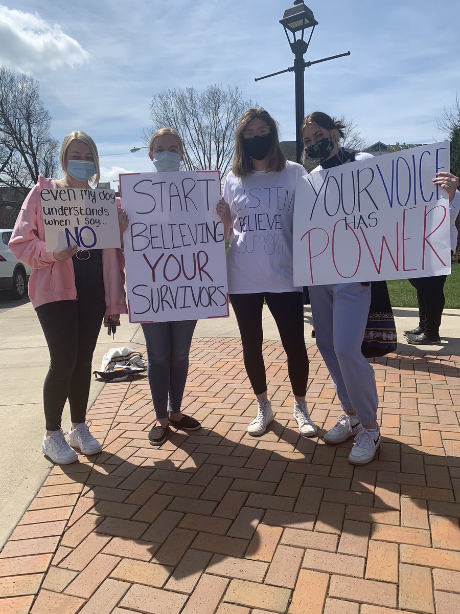 autvashland's tweet photo. @elevate_ashland held a protest on campus in response for the administration to make changes to Title IX here at Ashland University https://t.co/hAOSsg0IrH