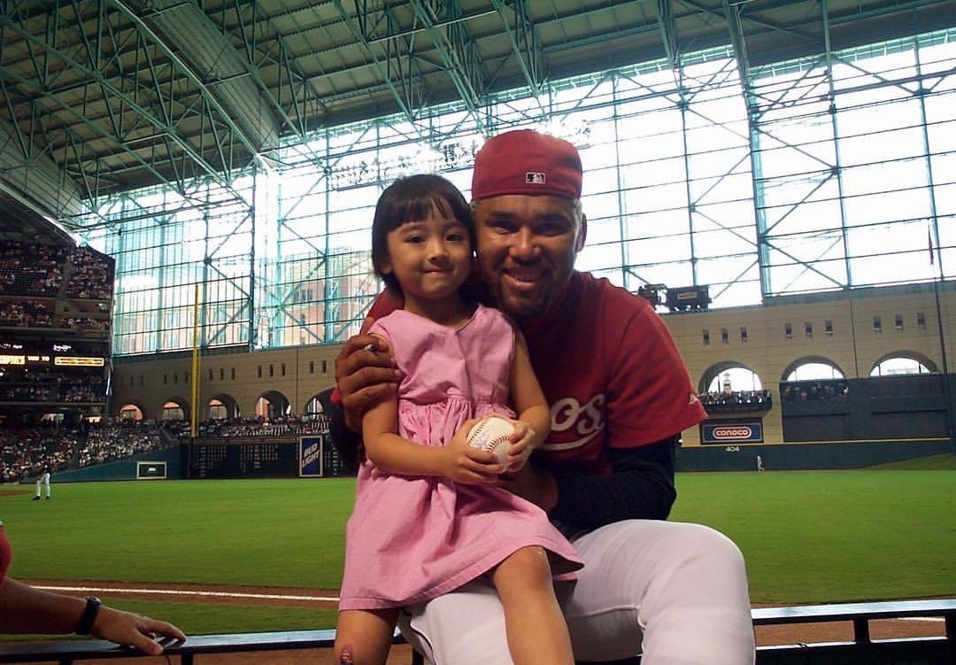 @ATTSportsNetSW
LIMA TIME! Going to Astros games with my Dad since I can remember. Astros fan for life! 🧡💫#TwitterTuesday