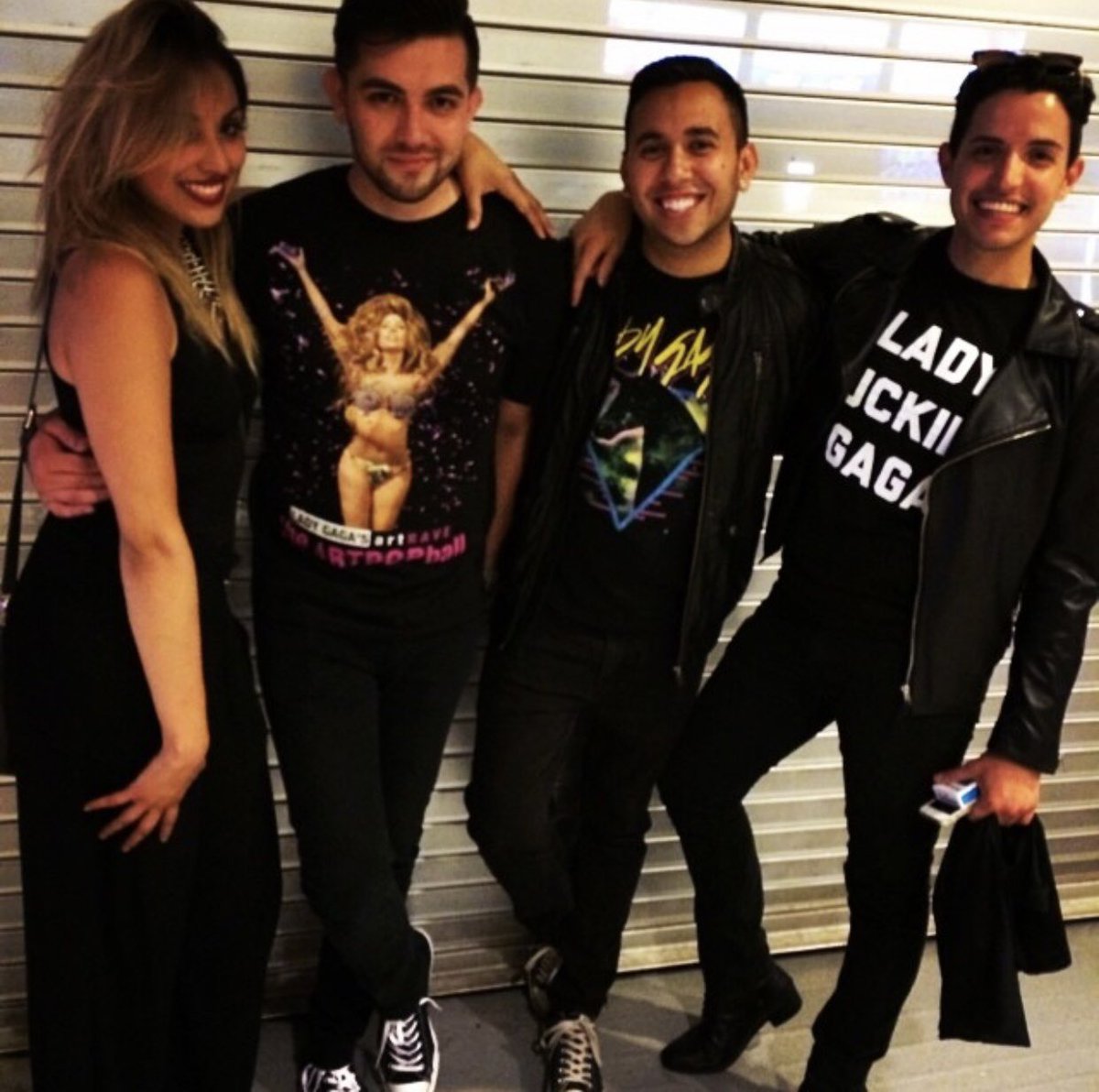 abundeez's tweet image. soooo many wonderful memories from the artpop era! the energy in that album mirrored how my life was during that time. hope act two comes true! 🙏🏽

🐚🧜🏼‍♀️❤️✨🔵

#buyARTPOPoniTunes ✨
#ARTPOPACTII #ARTPOPACT2 🔵
@ladygaga @ladygaganownet