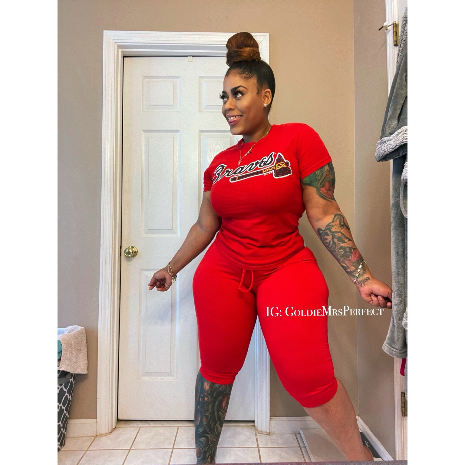 Goldie MrsPerfect on Twitter: "Put a ring 💍 on the money 👌🏽🤘🏽 https://t.co/ohzlYvzyGm" / Twitter