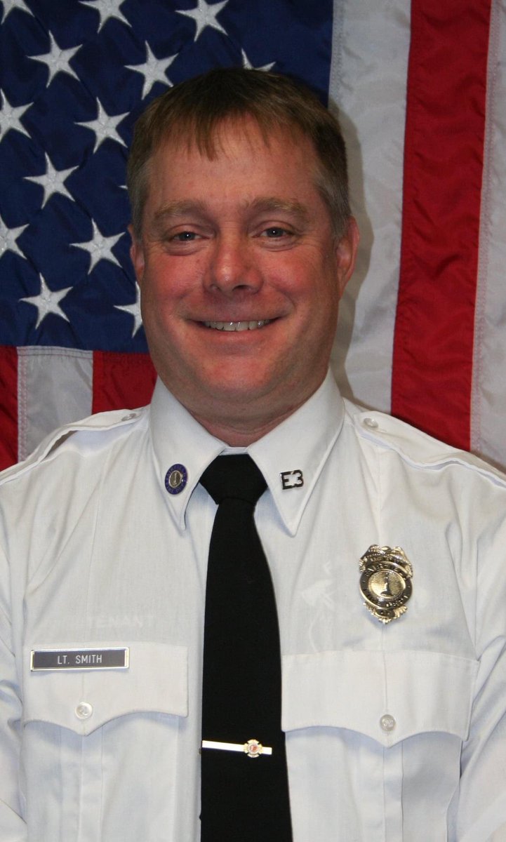 Local 1426 would like to recognize two of our own, Assistant Chief Phil Higgins and Lieutenant Bob Smith, for stepping in and helping to save a choking victim. #neveroffduty @IAFFNewsDesk <a href="/upffa/">UPFFACt</a>