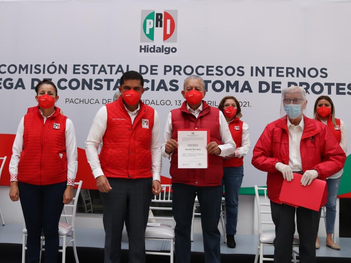 cdeprihidalgo's tweet photo. El Presidente @jmvalerapiedras y la Secretaria General @PaolaJazminDO, realizaron la entrega de constancias y toma de protesta a los candidatos Anel Torres Biñuelo y Salvador Neri Sosa para la Presidencia Municipal de #Ixmiquilpan y #Acaxochitlán, perfiles preparados.

#VotaPRI https://t.co/mFkYUS9xja