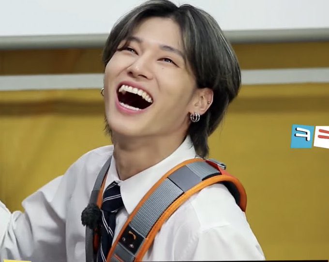 pokjoongie_'s tweet photo. Nunca me cansaré de decir que wooyoung fantastic, por que wooyoung gorgeous tiene la sonrisa mas linda, ademas se que wooyoung beautiful es una persona muy hermosa llena de amor, en conclusión, Atiny te ama wooyoung treasure https://t.co/vlFegyeKKK