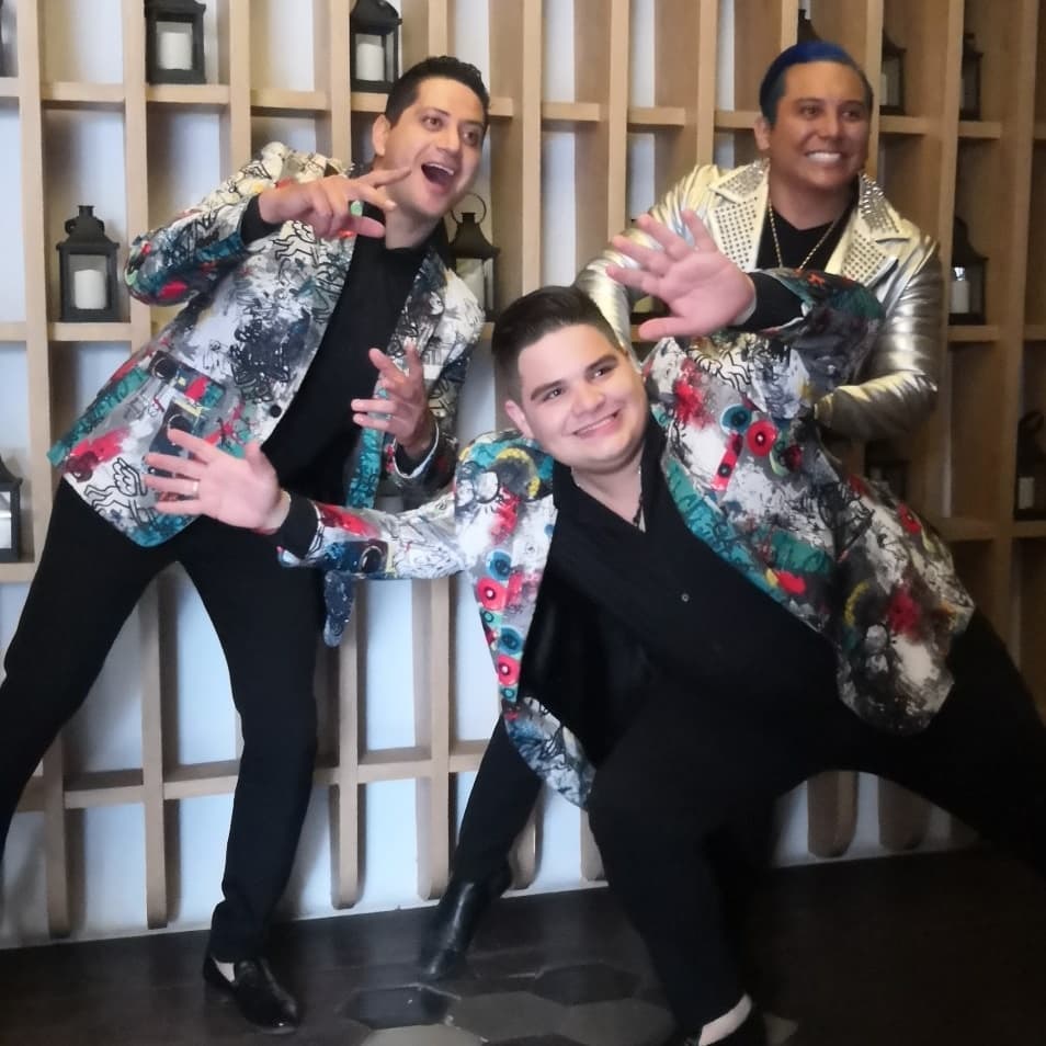 idgruperaofi's tweet photo. #IdentidadGrupera Esto hacen @PequenosMusical y @edwinlunat cuando se juntan!!!
#Enterate 
https://t.co/55FNTmlMS8
#Rt @AlaskaRoficial @Rogergarcia0903 @aldoborre28 @lalovozpm @ibarra_karmen @MaryAyala_Music https://t.co/LXIaqscqTH