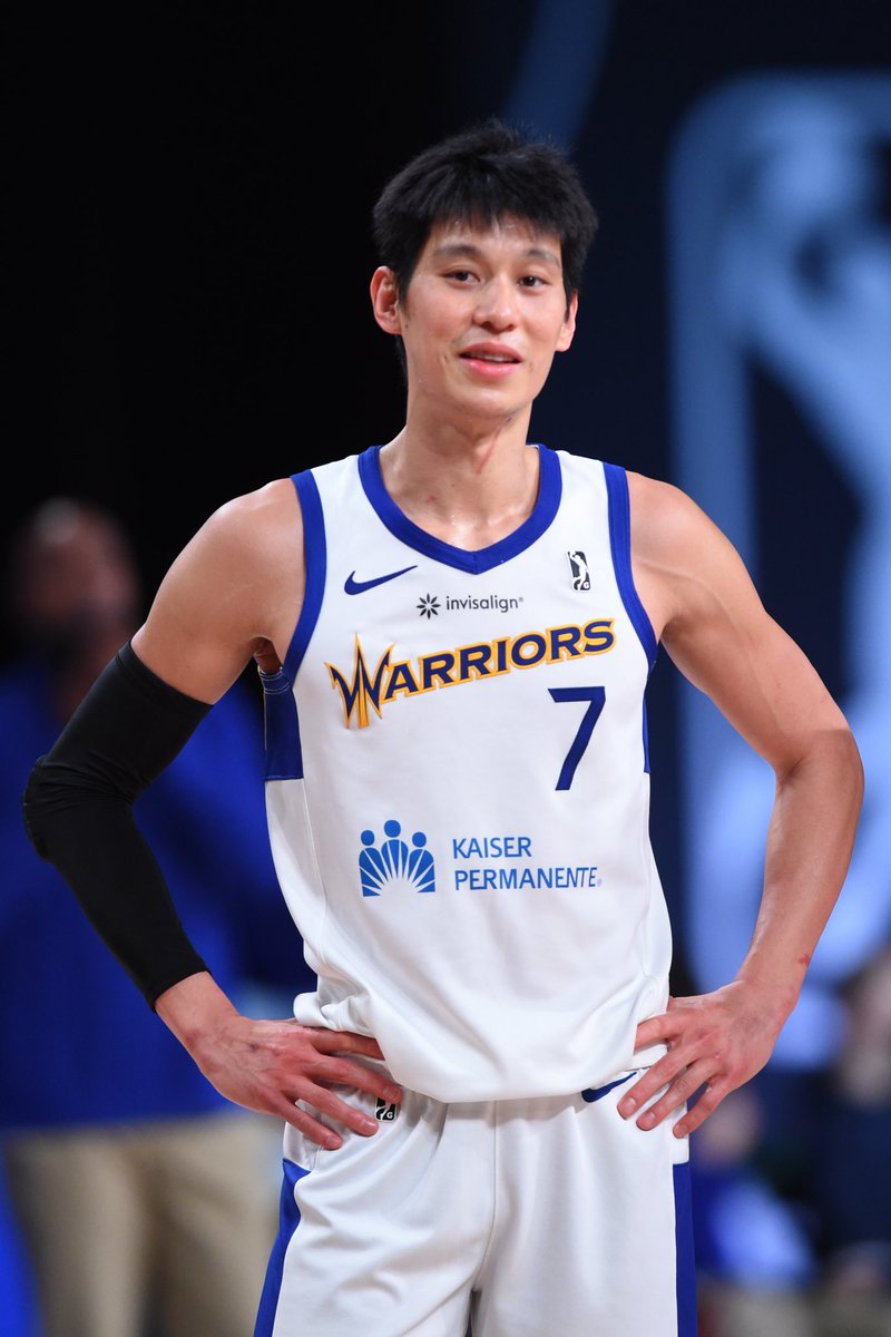 SLAMonline's tweet photo. Jeremy Lin is the only top-11 scorer from the G-League Bubble to not receive an NBA contract. 

Time to bring this man back up to where he belongs. https://t.co/dwiTbJ5Dzx
