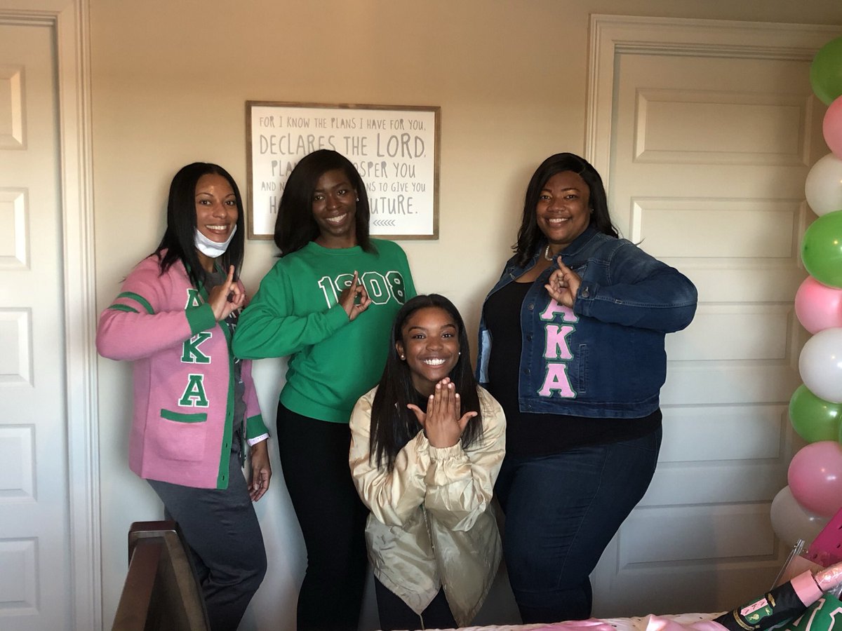 SW33TR3V3NG3's tweet image. My BUG is finally FREE! It was a joy to bring my BUG into THE GREATEST SORORITY! ALPHA KAPPA ALPHA SORORITY, INC. 💕💚 Congratulations Jaeda #6 “BABY DOLL” #BetaPi #SPR21