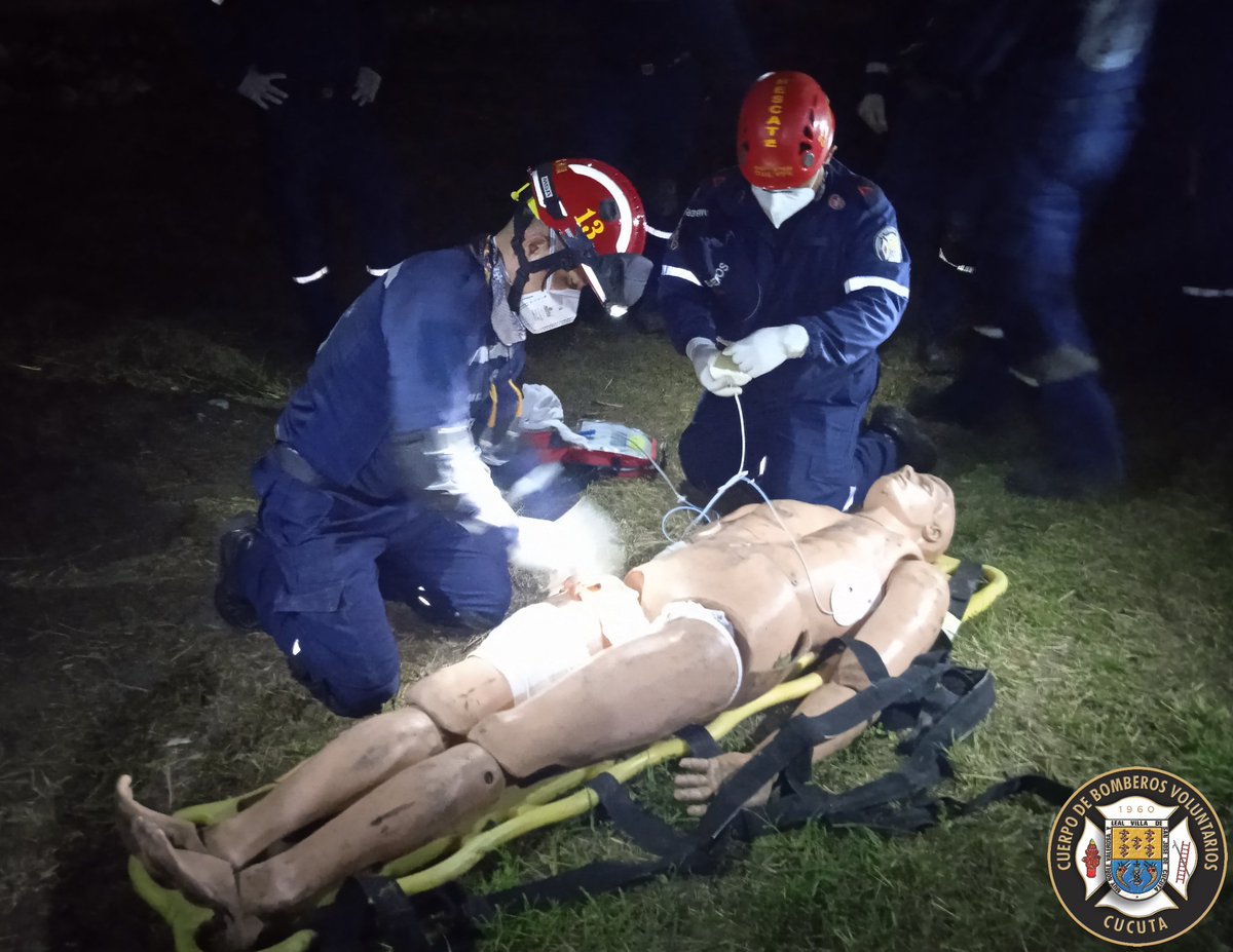 Bomberoscucuta's tweet photo. El entrenamiento de nuestro grupo USAR Cucúta, se basa en las  capacidades y alcance operativo que puede brindar un nivel liviano bajo los estándares de @Insarag 
#EstructurasColapsadas
#LaPrevenciónEsNuestraEsencia https://t.co/Cq8sJTvTZW