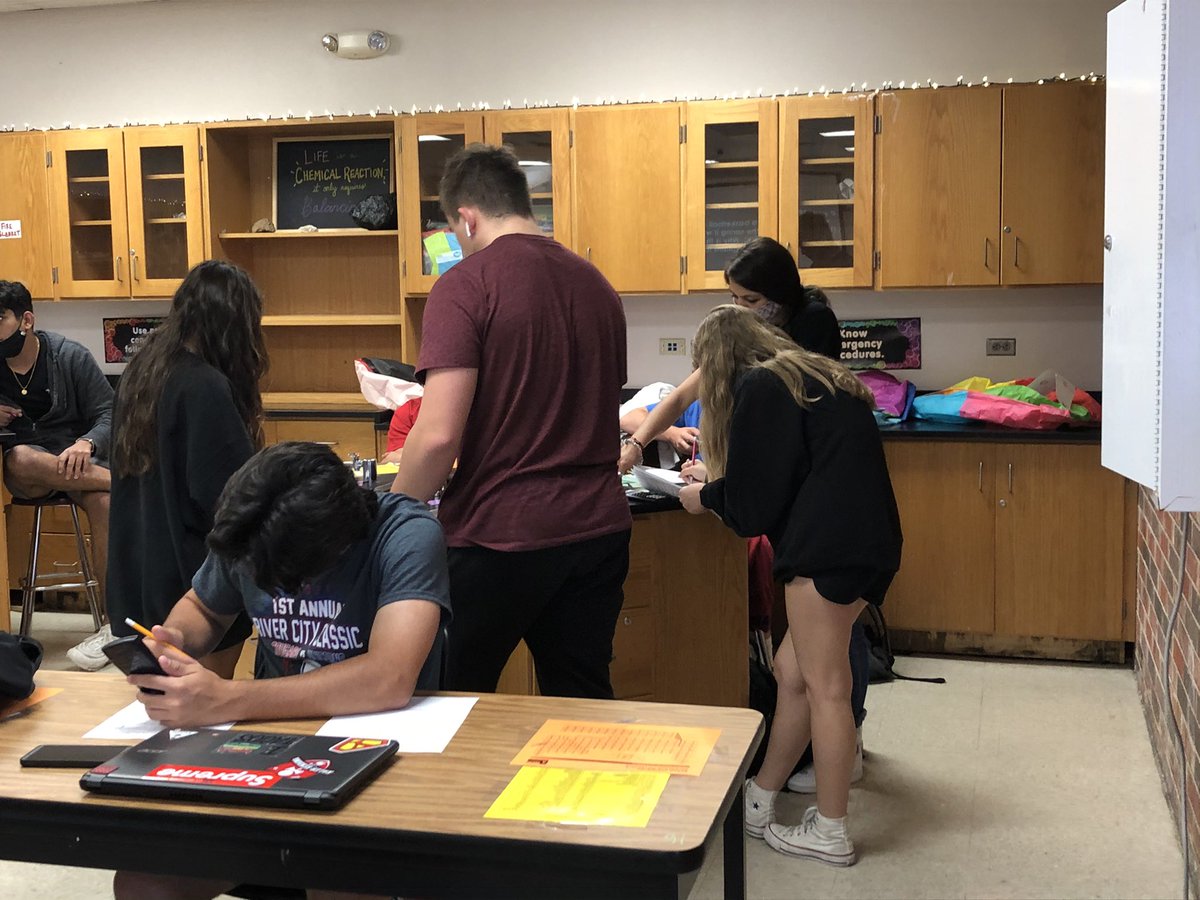 chemwithkilian's tweet photo. Thanks @KonaIceofNB for helping me motivate my kids today! Student with most problems solved correctly by end of class got a snow cone on me- high score of 37!! Everyone else tagged along and bought some too #spudweek https://t.co/vLOrG41gIH