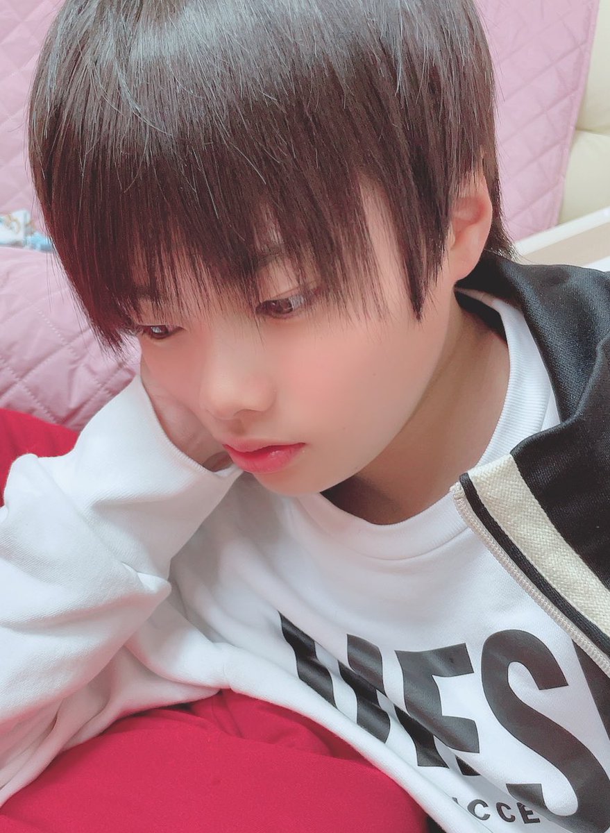 ちいめろ ちいめろチャンネル 10年ぶりの黒髪 だいぶイメチェン ฅ 0 にしても琉ちゃろの横顔が とても美 T Co Uhucnf7grw Twitter