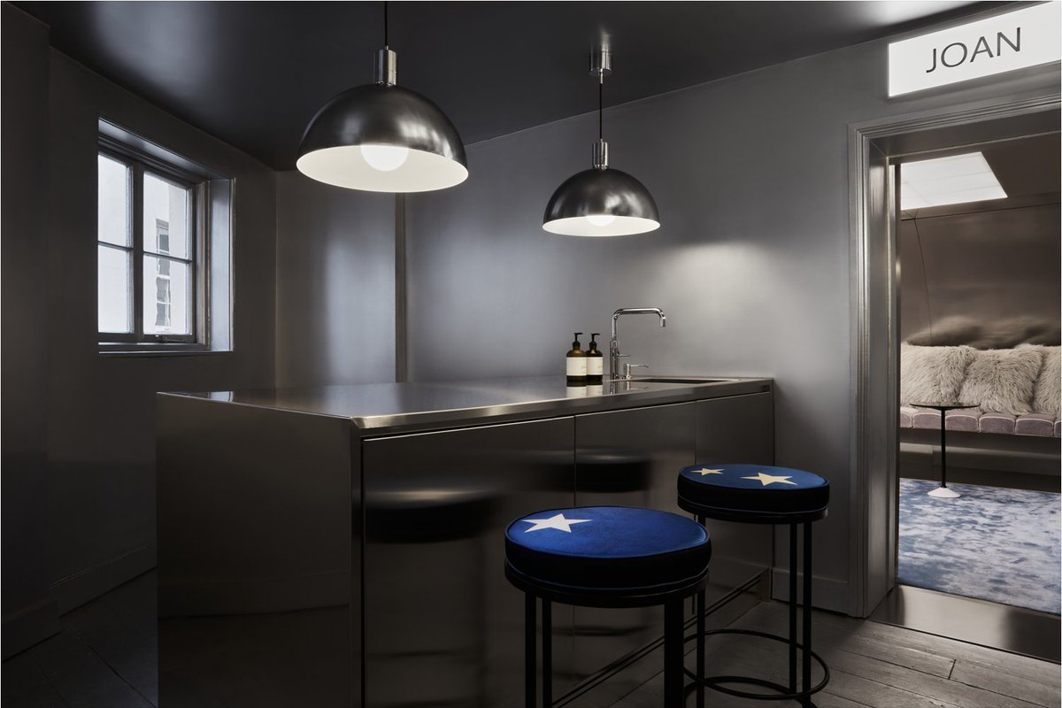 superfuture's tweet image. London: Browns Brook Street store opening

superfuture.com/2021/04/new-sh…

© Browns / Photography: Bozho Gagovski

#london #brownsbrookstreet #newretail #fashion #perfume #beauty #cityguides #cityguide #shopguide #shoppingguide #superfuture #retail #retailers #travel