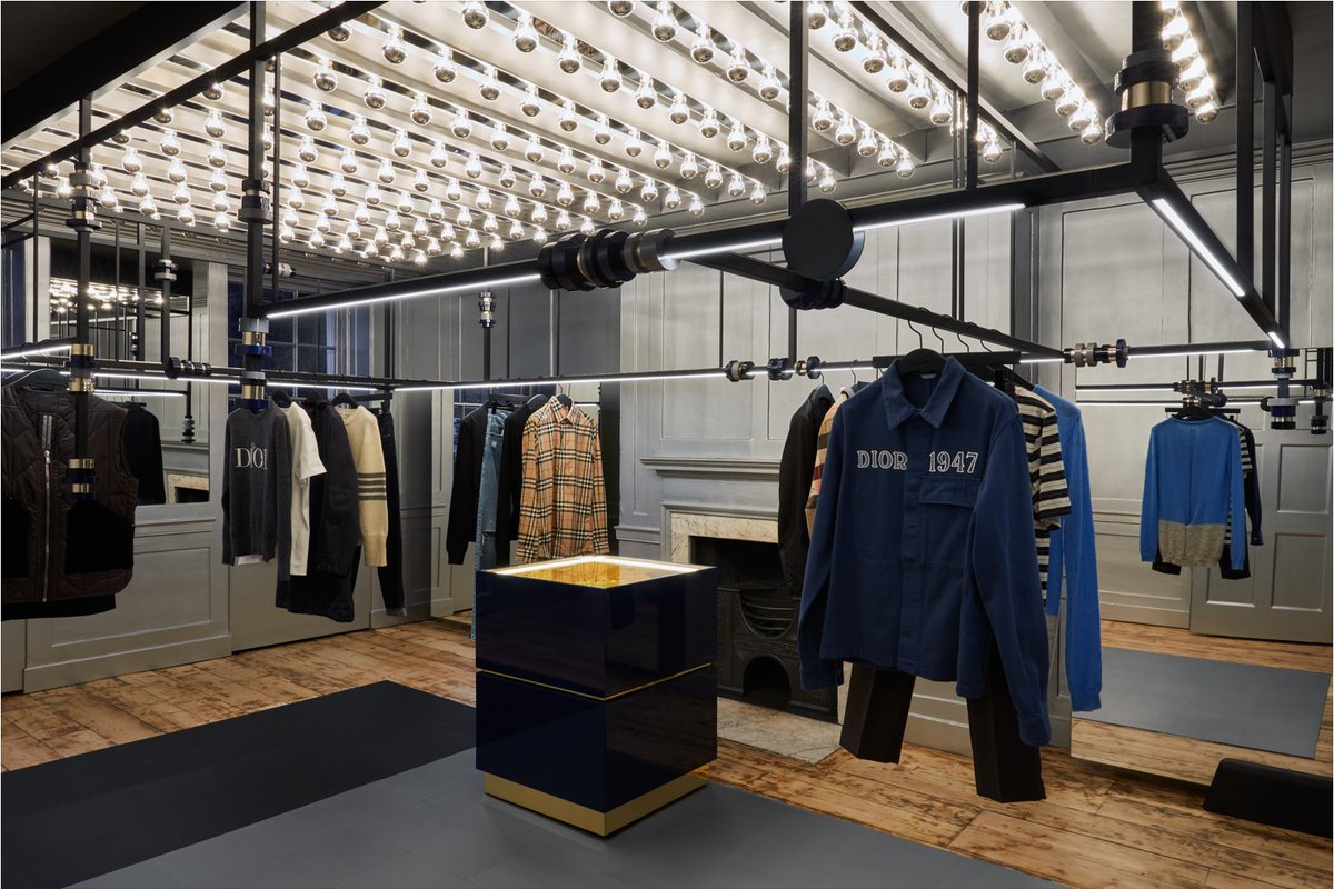 London: Browns Brook Street store opening

superfuture.com/2021/04/new-sh…

© Browns / Photography: Bozho Gagovski

#london #brownsbrookstreet #newretail #fashion #perfume #beauty #cityguides #cityguide #shopguide #shoppingguide #superfuture #retail #retailers #travel