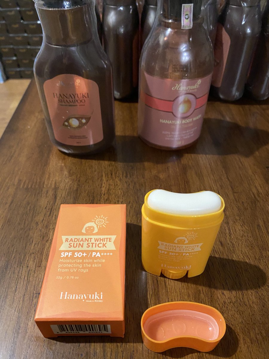 vleeherbs's tweet photo. Hanayuki Sun Stick made in Korea. https://t.co/pJe45PpIrJ