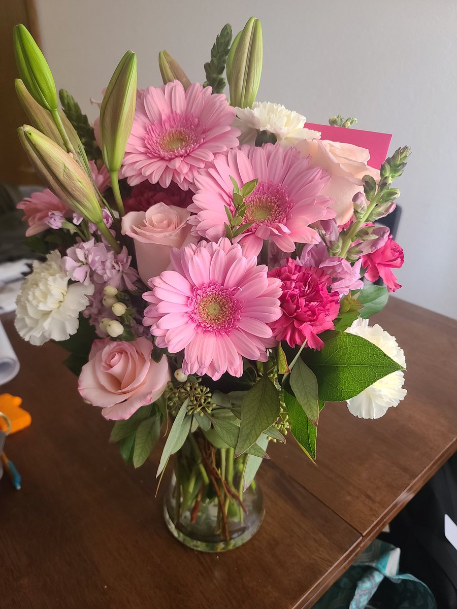 Diana (@dlwolf0621) on Twitter photo Such a beautiful surprise from the district. Thank you for the congratulations bouquet, they are beautiful. <a href="/Bselch/">Brianna Selch</a> <a href="/kyle_mckinnon12/">🅺🆈🅻🅴 🅼🅲🅺🅸🅽🅽🅾🅽</a> <a href="/JeffWoodard4031/">Jeff Woodard</a> Such a beautiful surprise from the district. Thank you for the congratulations bouquet, they are beautiful. <a href="/Bselch/">Brianna Selch</a> <a href="/kyle_mckinnon12/">🅺🆈🅻🅴 🅼🅲🅺🅸🅽🅽🅾🅽</a> <a href="/JeffWoodard4031/">Jeff Woodard</a>