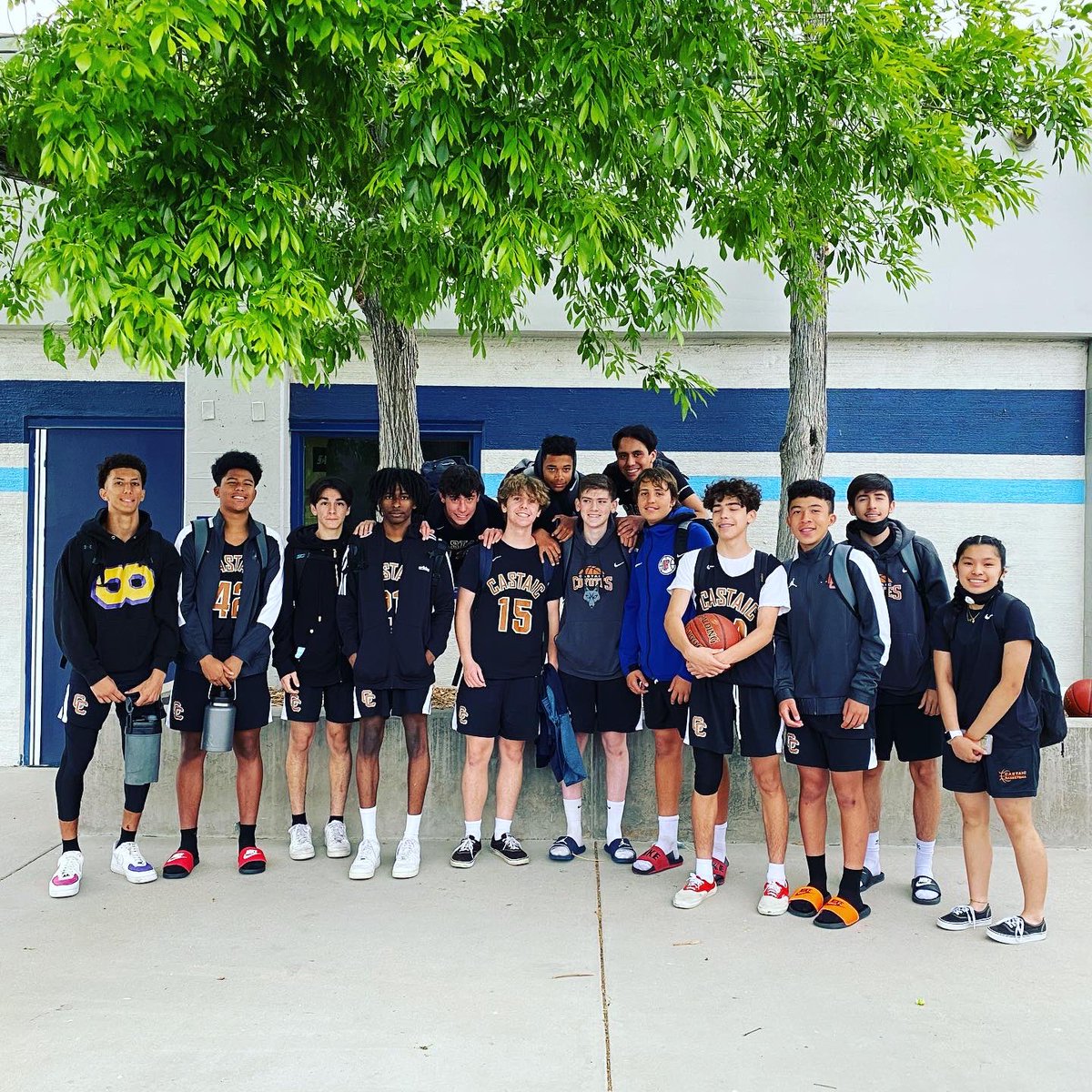 LeviWenrich's tweet image. 1st Foothill League Victory in school history today.

So happy for these guys 🙌

#CastaicHoops 
@CastaicHoops