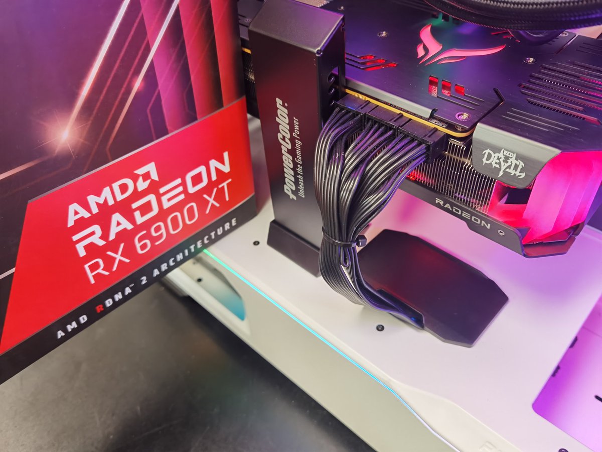 GoodGamingPC's tweet image. Quick pic of the rather big GPU support bar included with @PowerColor Red Devil RX6900XT