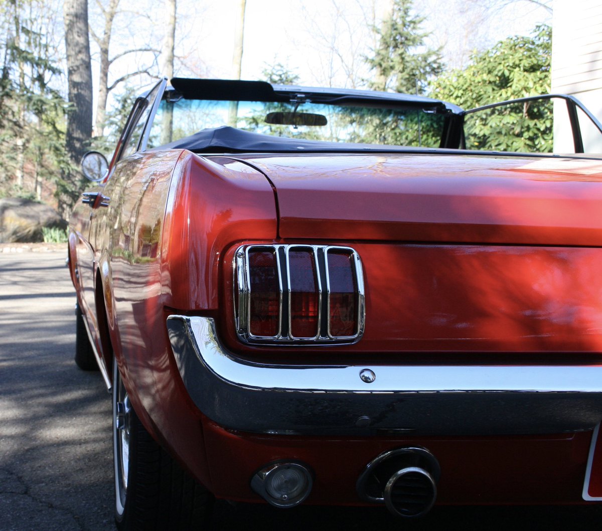 ClassicsandC's tweet photo. The beauty of a ‘66 Mustang https://t.co/1BH7YdDcqt