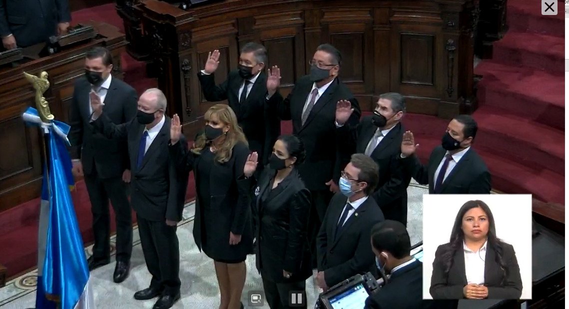 vickyguapa's tweet photo. #CorteDeCorruptos https://t.co/AyPLyfVXpn