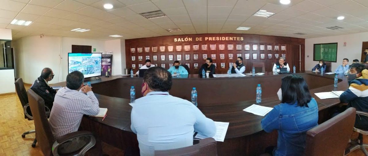 EdwinMtzGci's tweet photo. El día de hoy se dió inicio a la primera mesa de trabajo, con Autoridades de la #CDMX y el Municipio de La Paz #EDOMEX en la que se busca el mejoramiento  del espacio público en el #CETRAM de Sta. Marta Acatitla fortaleciendo la movilidad y la seguridad de los usuarios https://t.co/oqzPsbfMVu