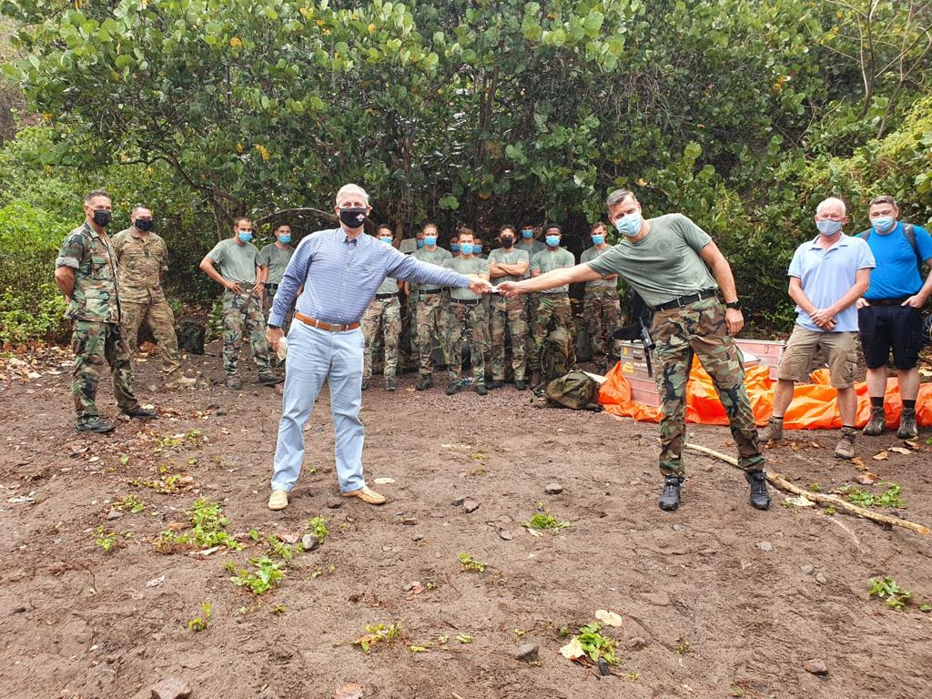 De militaire bijstand op Saba zit erop. De mariniers van het Detachement Sint Maarten zijn dus ook weer terug naar hun eiland. In de afgelopen 9 dagen hebben zij 2300 kg materialen naar boven gebracht voor een meetstation van het KNMI. Well done mannen, mission accomplished!