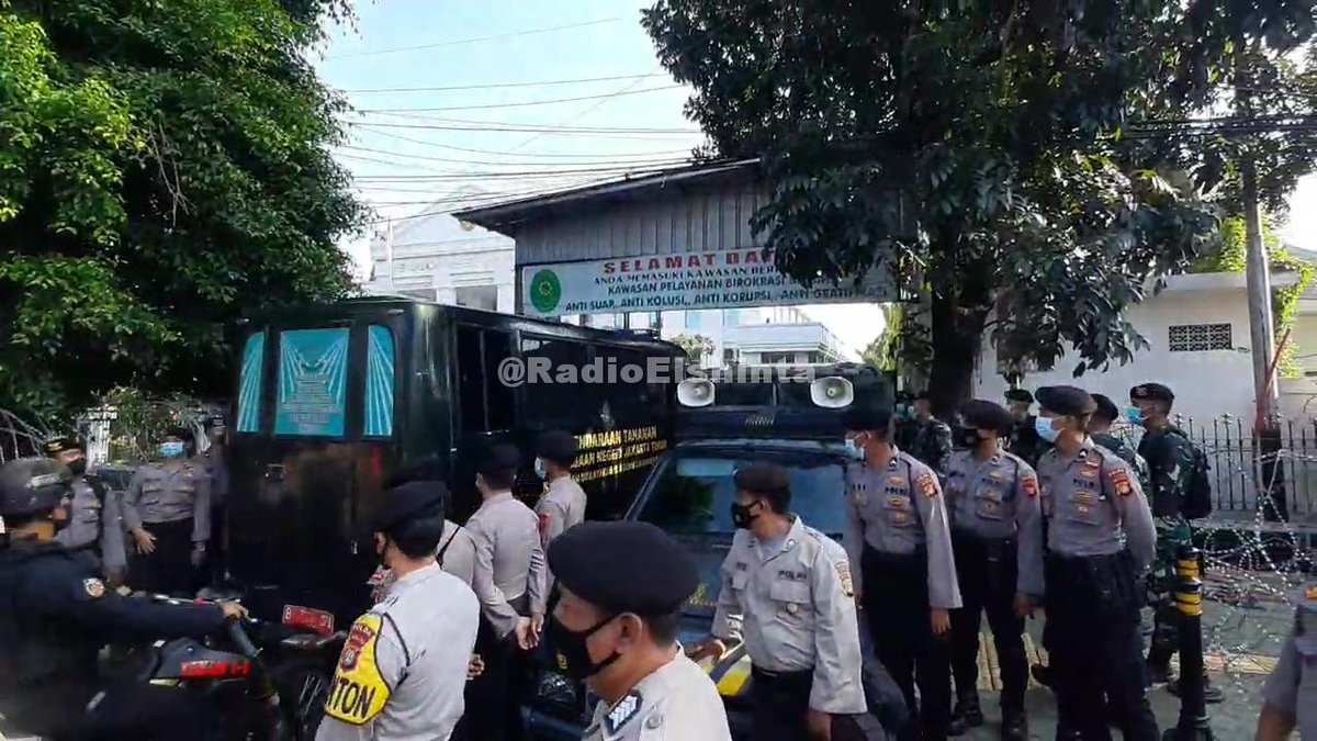RadioElshinta's tweet photo. Pengadilan Negeri Jakarta Timur kembali menggelar sidang lanjutan hasil test swab Muhammad Rizieq Shihab di RS Ummi Bogor dengan agenda sidang mendengarkan keterangan para saksi. 📸 Bak 

#ElshintaEdisiPagi https://t.co/TFOBDAo1yD