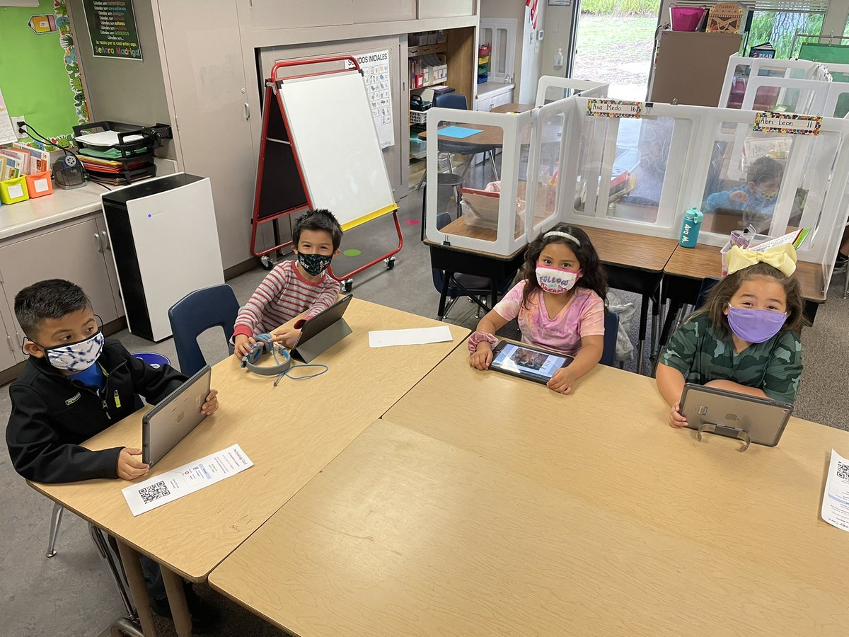maestramadrigal's tweet photo. We had so much fun creating digital books! ππ Β‘Nos divertimos mucho creando libros digitales! @BookCreatorApp @An_Wr3n #CSUF_edtech #bookcreator https://t.co/K6qGFWlv7O