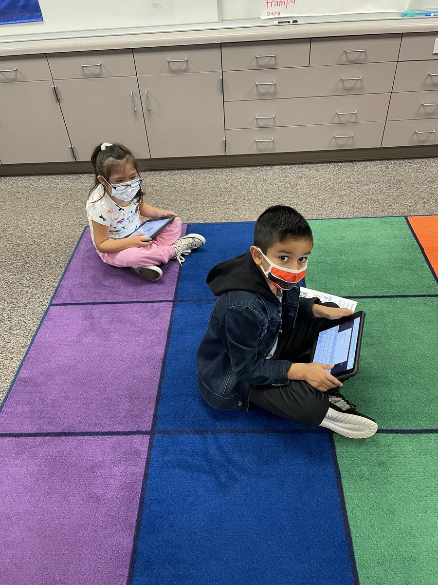 maestramadrigal's tweet photo. We had so much fun creating digital books! ππ Β‘Nos divertimos mucho creando libros digitales! @BookCreatorApp @An_Wr3n #CSUF_edtech #bookcreator https://t.co/K6qGFWlv7O