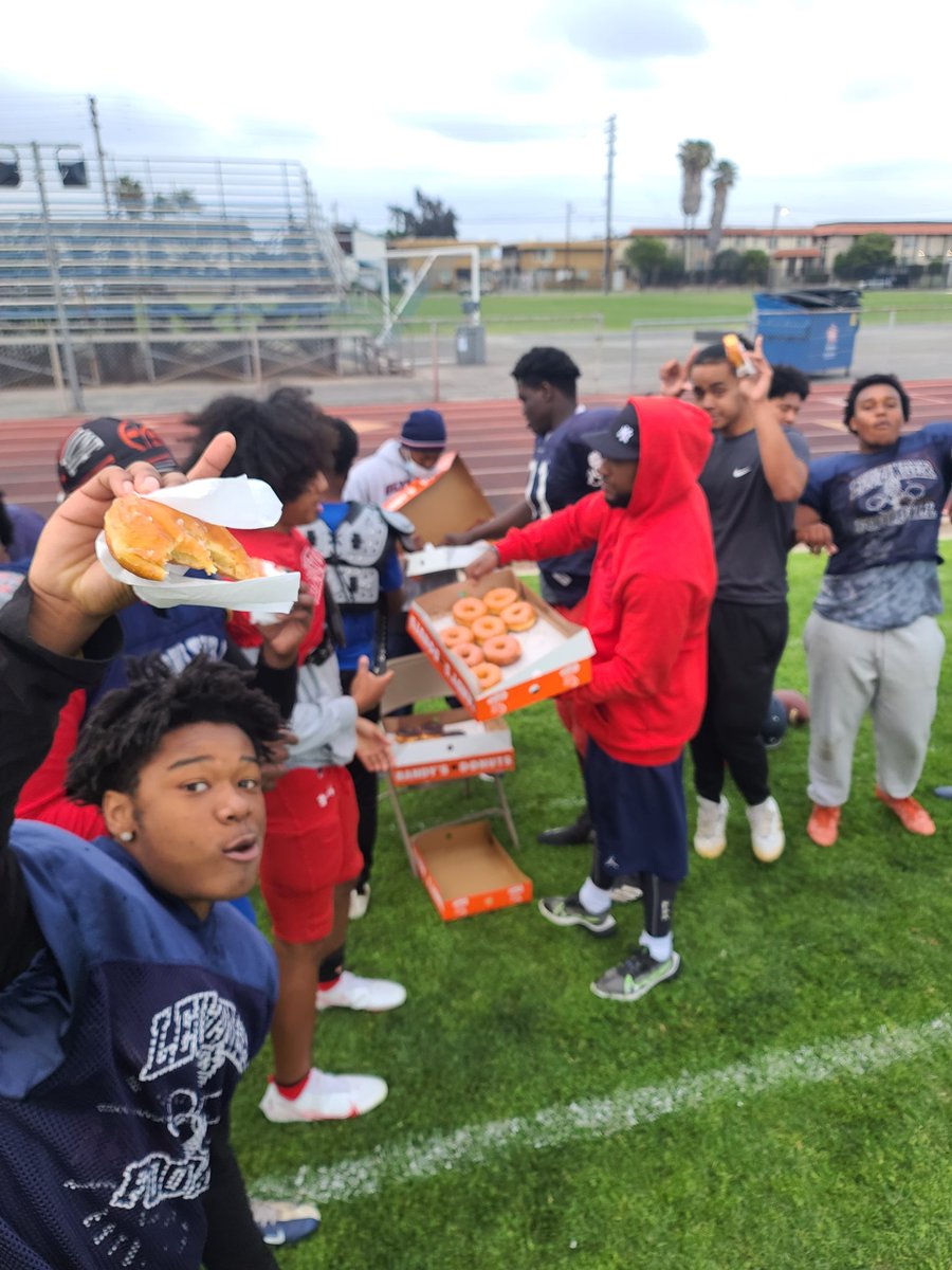 Brandon Manumaleuna tweet media