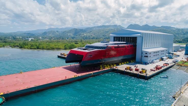 smninews's tweet photo. ICYMI: High-speed ferry na gawa sa Pilipinas
Noong Marso 5, sinimulan ng high-speed ferry na Fjord FSTR ang paglalakbay nito patungong Hirtshals sa Denmark mula sa shipyard sa Balamban, Cebu.
#PHmade
#PHferry
#maritimelife
📸 Tony Davis https://t.co/CfEPd5VF6K