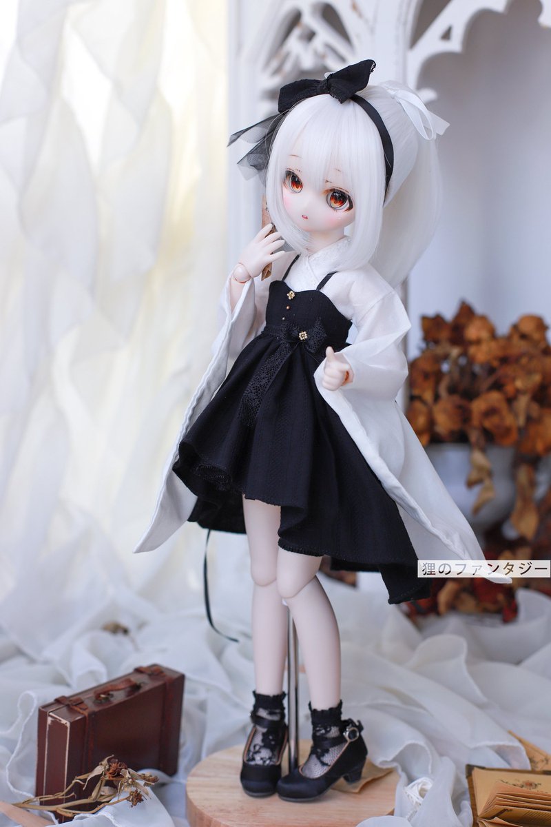 こんにちは!(*╹▽╹*) 私は最新デザインドール服「咲夜.短い.黑.白(1
