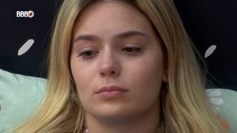 HugoGloss's tweet photo. Enquanto isso, Viih Tube está reflexiva no quarto cordel. #BBB21 https://t.co/HXUJAfITAp