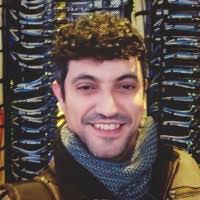 Hoy en Radio El Candil a las 11:20 emitimos nuestro primer programa en streaming. Entrevista a Andrés Lázaro, profesor de informática, emprendedor e imitador de Freddie Mercury. Lo puedes escuchar en radioendirecto.educarex.es/radioelcandil