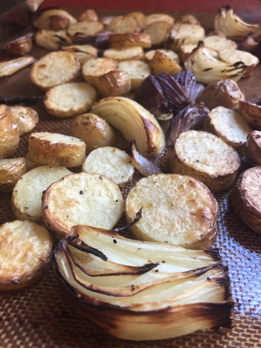 Roasted these beauties @BuxtonPotatoCo Salad Potatoes 🥔🥔🥔#Norfolk #ShopLocal #EatLocal #ShopIndie #LocallyGrown #Tasty