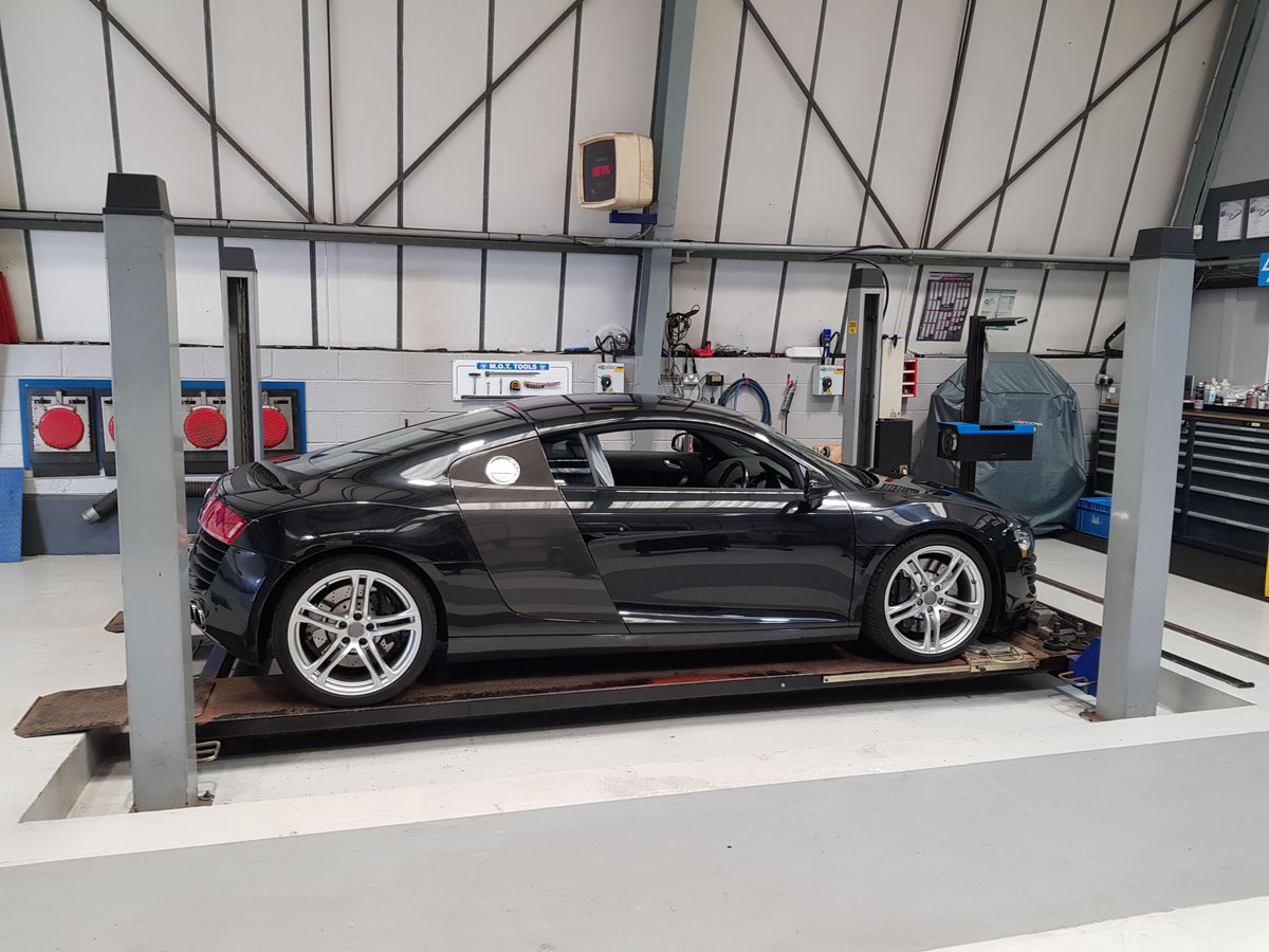 Autotecnic is fully equipped with the latest diagnostic equipment to enable us to diagnose your vehicle on its first visit at a fraction of main dealer prices, helping you maintain your vehicle in top condition. Call 0114 242 44 55