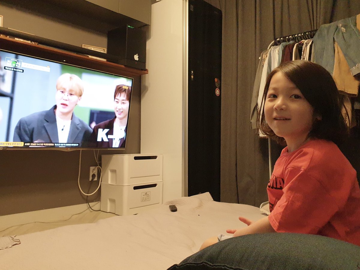 chloe____9's tweet photo. 저는 형아들을 매일 보고 있어요 💗

#잡동산 #부팀장님 #부승관 형아 응원합니단 🙌🏻

단이도 직업 소개해주세요😉 https://t.co/bwIpK07Rdw