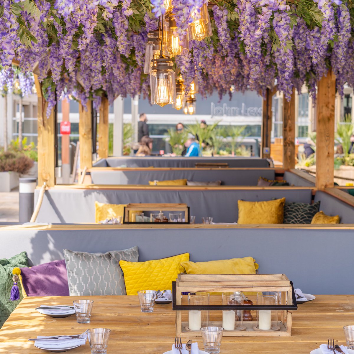 Victor's Restaurants tweet media