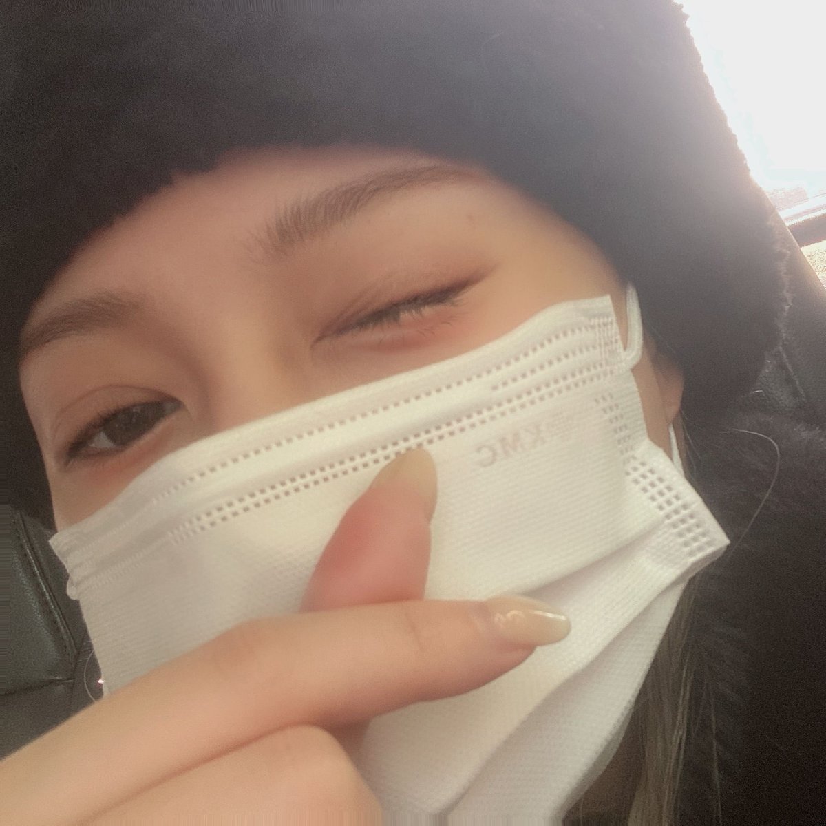 SHES ALIBE SOBS