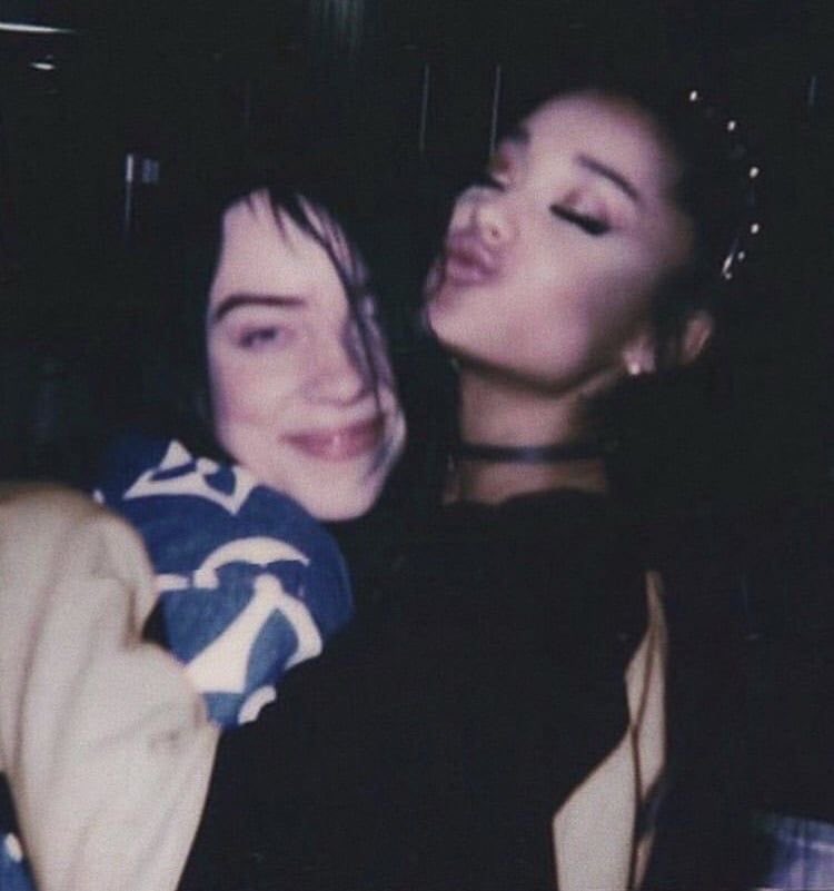 ArianatorFallen's tweet photo. Can’t believe this was two years ago https://t.co/uQ6r8wvsp1